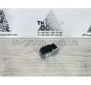 Крючок крепления груза VW Tiguan 18- пластик 3V58676159B9