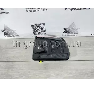 Плафон освещения перед Toyota Venza 20- под панораму 81208-48400