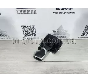 Ручка АКПП с накладкой VW Tiguan 22- кожа черная 5NN713203GHQD